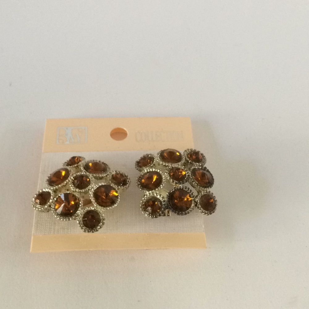FINAL MARKDOWN Jazzy new vintage clip earrings